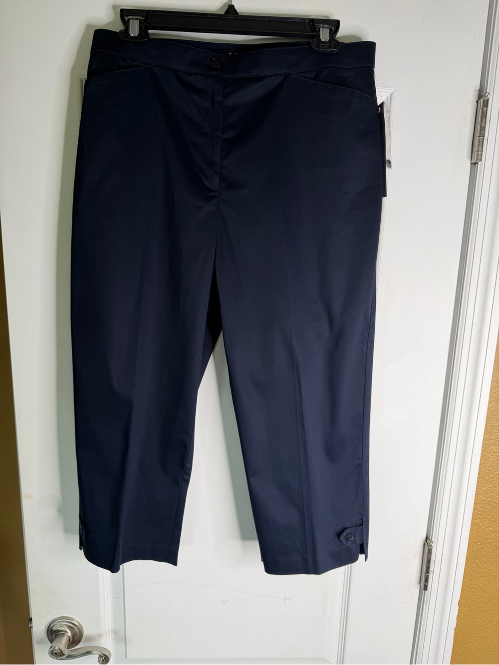 NWT Tribal Navy Women's Cropped Capris Trousers. Size 8.